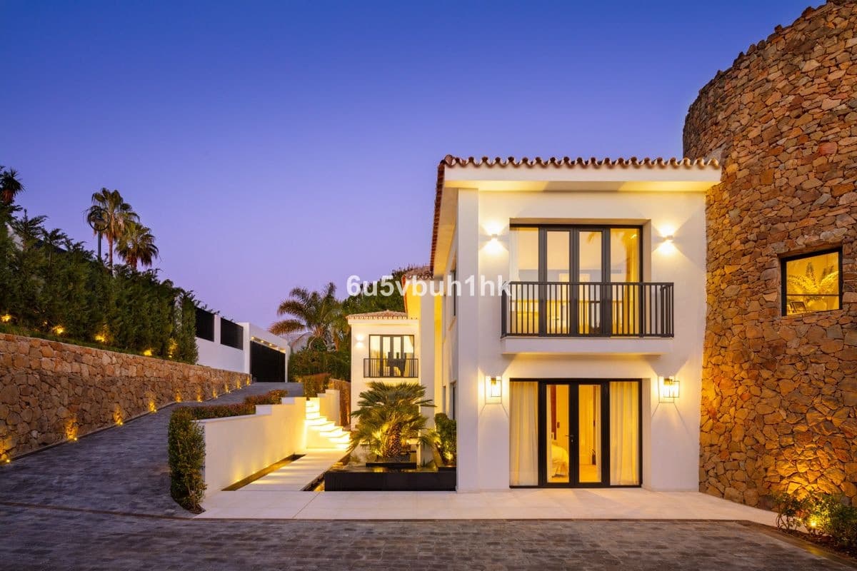 5 soverom Villa til salgs i Nueva Andalucia - € 10 500 000 (Ref: 8442258)