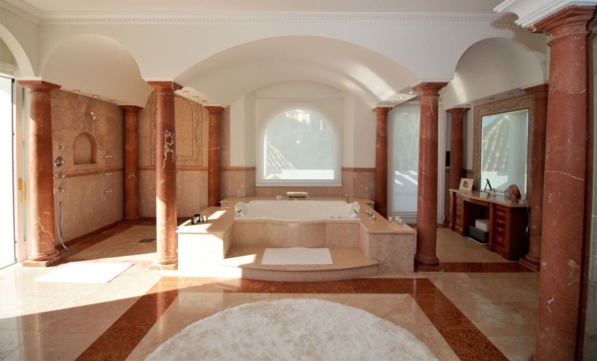 8 soverom Villa til salgs i La Zagaleta med svømmebasseng garasje - € 12 900 000 (Ref: 8442268)