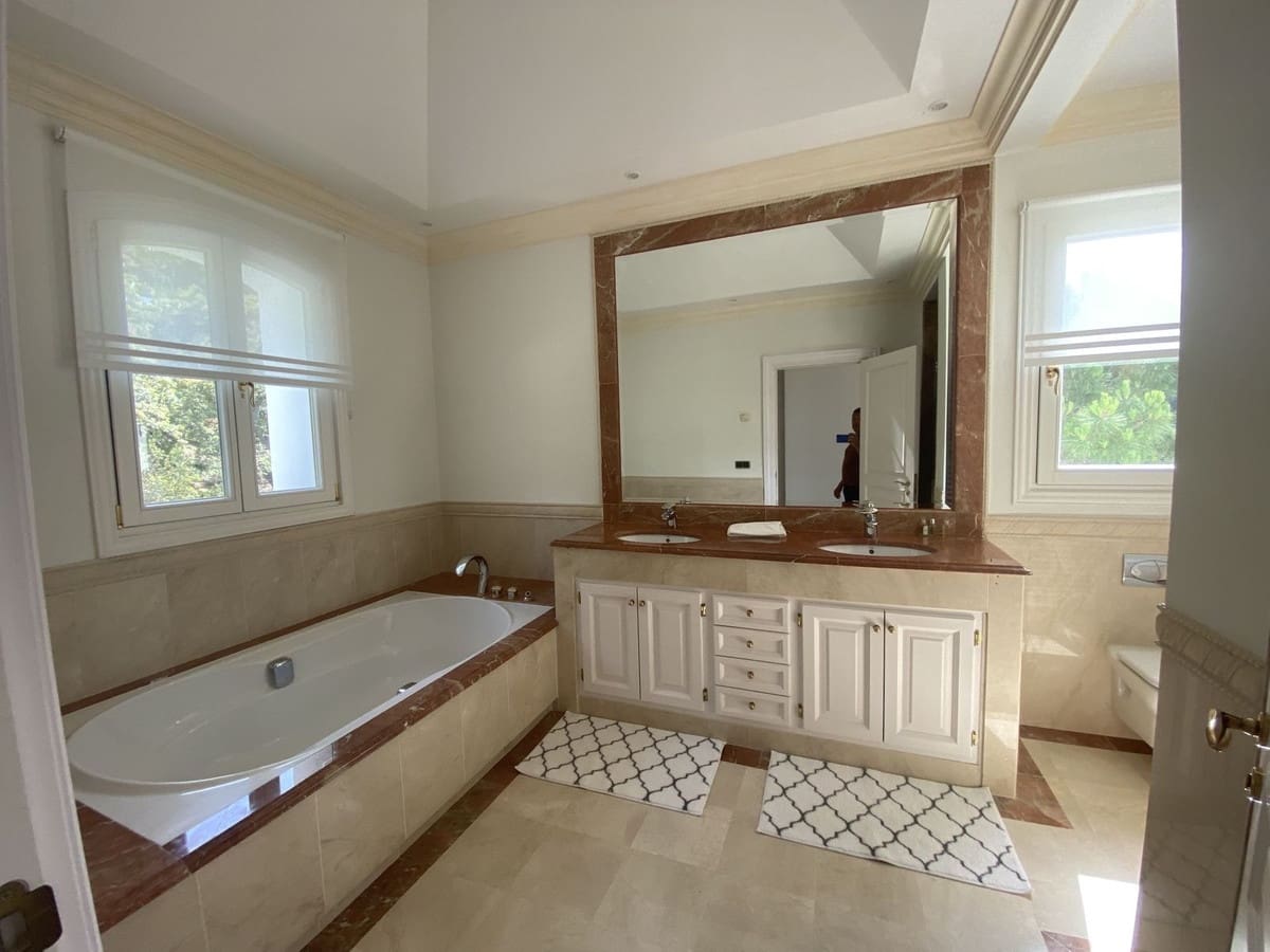 8 soverom Villa til salgs i La Zagaleta med svømmebasseng garasje - € 12 900 000 (Ref: 8442268)