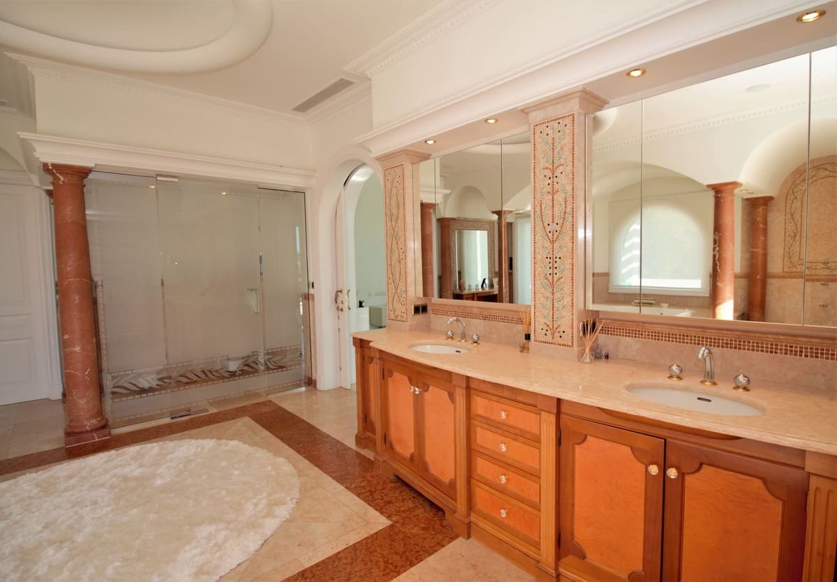 8 soverom Villa til salgs i La Zagaleta med svømmebasseng garasje - € 12 900 000 (Ref: 8442268)