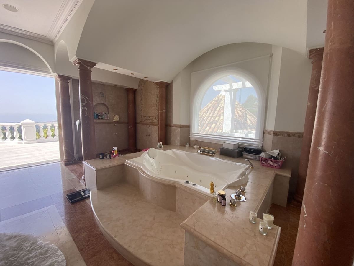 8 soverom Villa til salgs i La Zagaleta med svømmebasseng garasje - € 12 900 000 (Ref: 8442268)