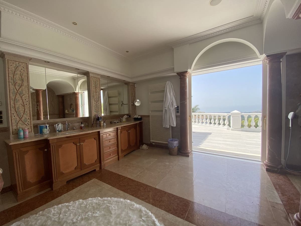 8 soverom Villa til salgs i La Zagaleta med svømmebasseng garasje - € 12 900 000 (Ref: 8442268)