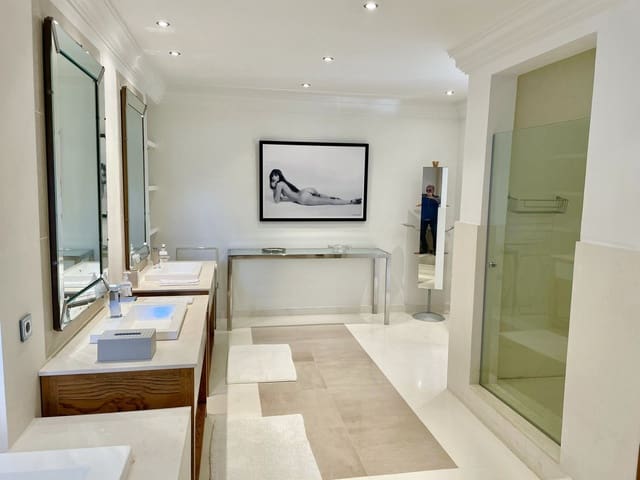 9 soveværelse Villa til salg i Lomas De Marbella, Marbella med swimmingpool garage - € 11.900.000 (Ref: 8442272)