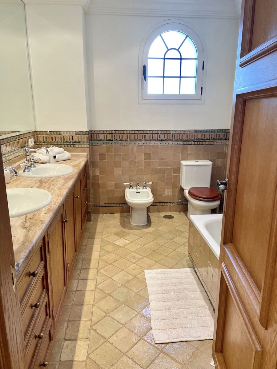 9 soveværelse Villa til salg i Marbella med swimmingpool garage - € 11.900.000 (Ref: 8442272)