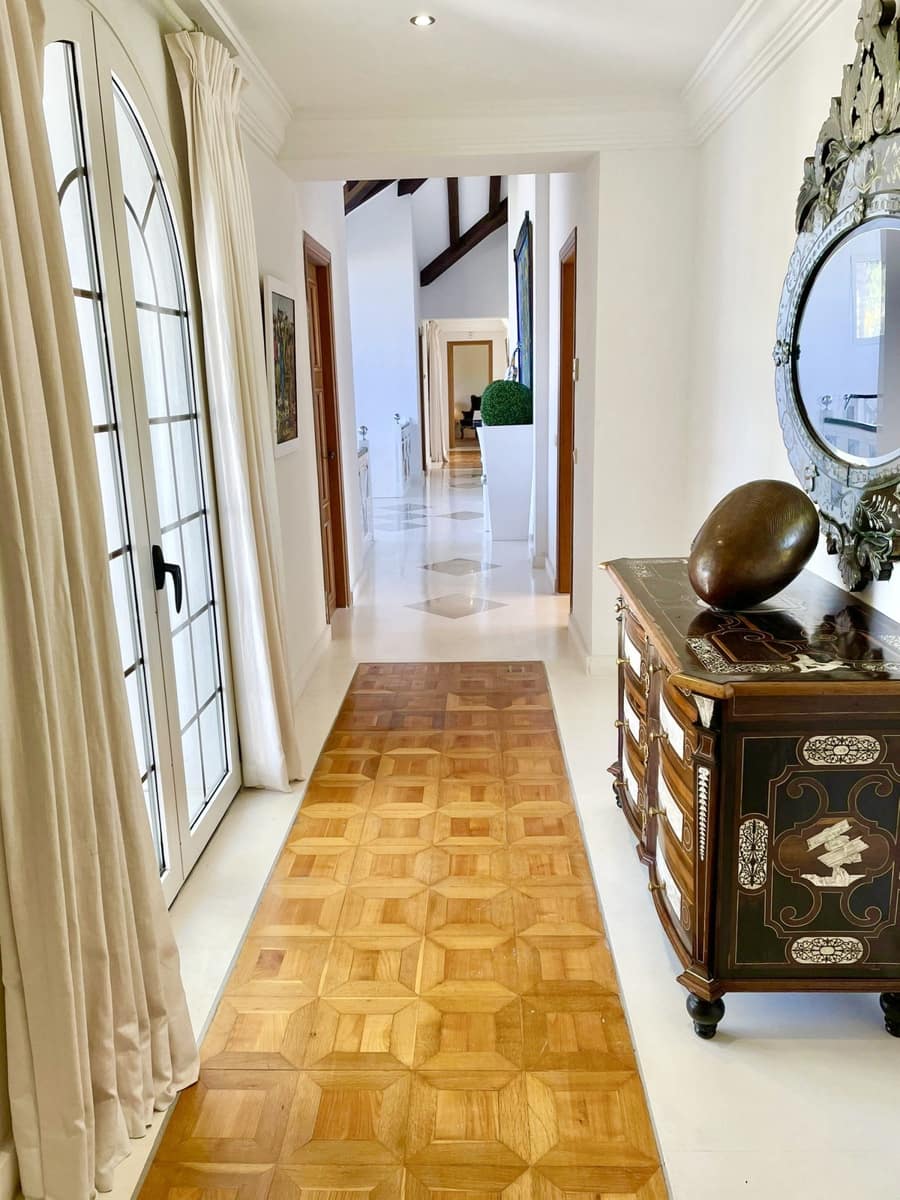 9 soveværelse Villa til salg i Marbella med swimmingpool garage - € 11.900.000 (Ref: 8442272)