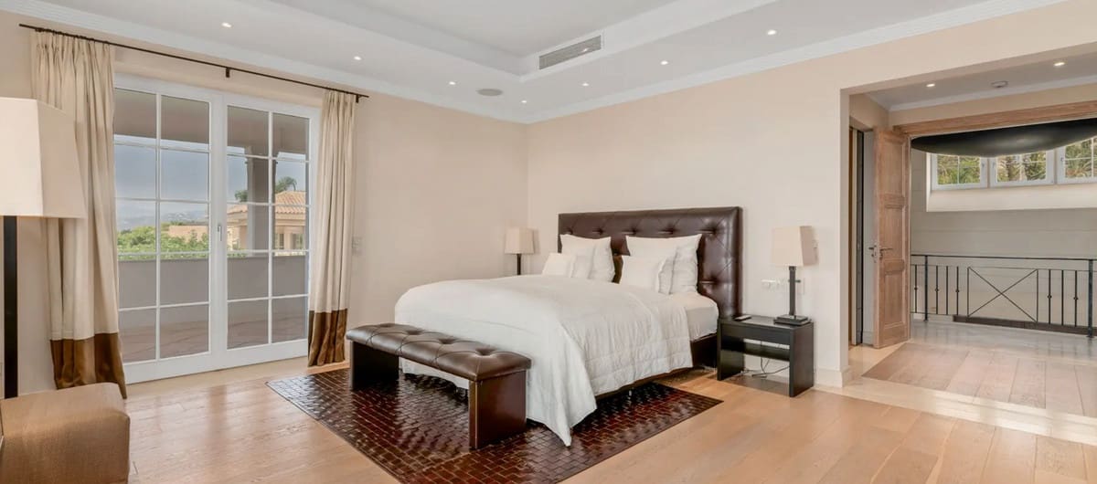 5 quarto Moradia para venda em Golden Mile com piscina - 17 900 000 € (Ref: 8442305)