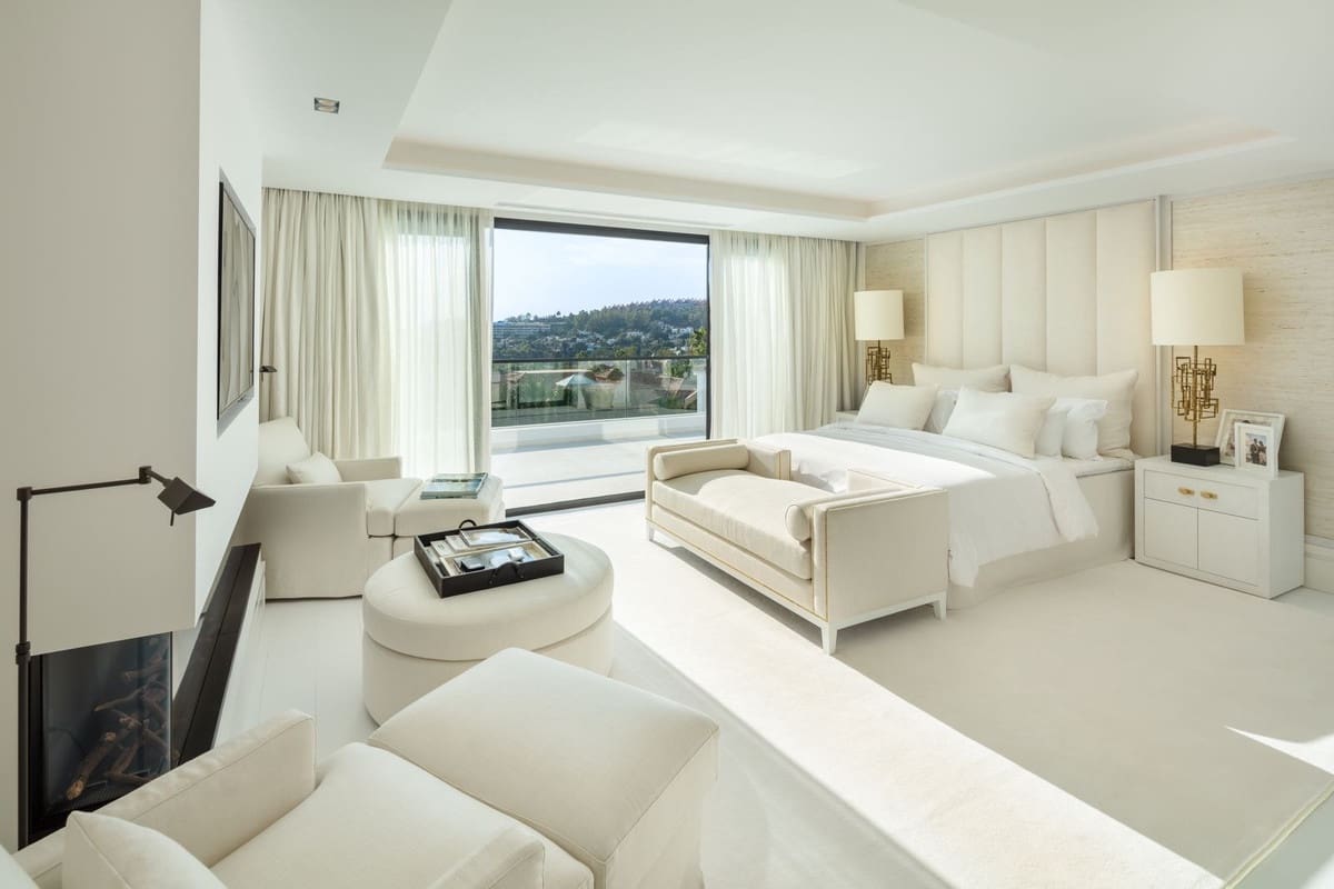 5 soverom Villa til salgs i Nueva Andalucia med svømmebasseng garasje - € 10 500 000 (Ref: 8442315)