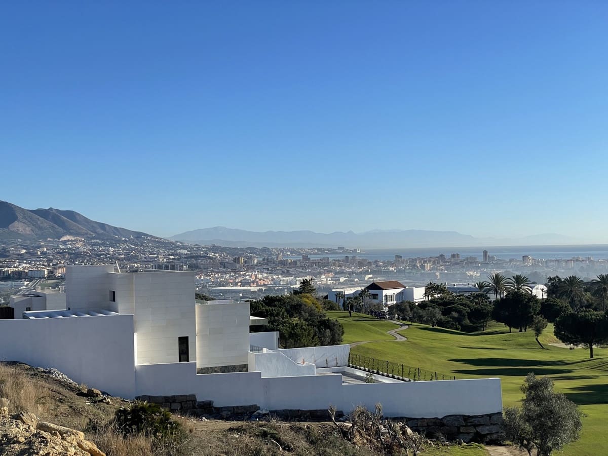 3 bedroom Villa for sale in Mijas Costa with pool - € 1,125,000 (Ref: 8445444)