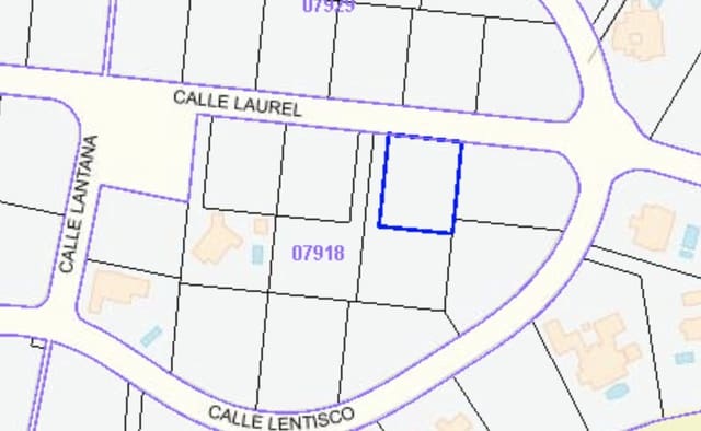 Grunde uden byggetilladelser til salg i San Enrique - Guadiaro -  Pueblo Nuevo, San Roque - € 4.750.000 (Ref: 8445529)