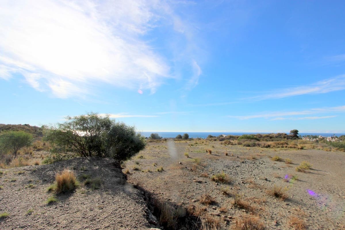 Teren niezagospodarowany na sprzedaż w Calahonda - 12 000 000 € (Ref: 8445602)