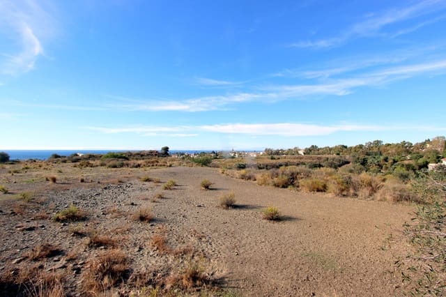 Undeveloped Land for sale in Calahonda, Mijas - € 12,000,000 (Ref: 8445602)