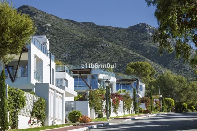 Undeveloped Land for sale in Sierra Blanca, Marbella - € 10,780,000 (Ref: 8445622)