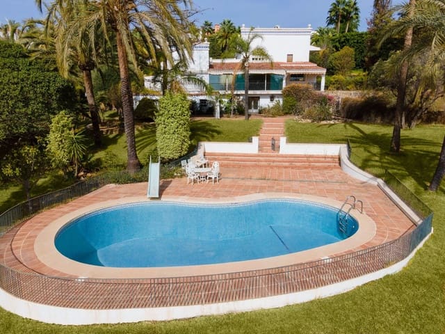 Undeveloped Land for sale in Centro, Estepona - € 10,900,000 (Ref: 8457916)