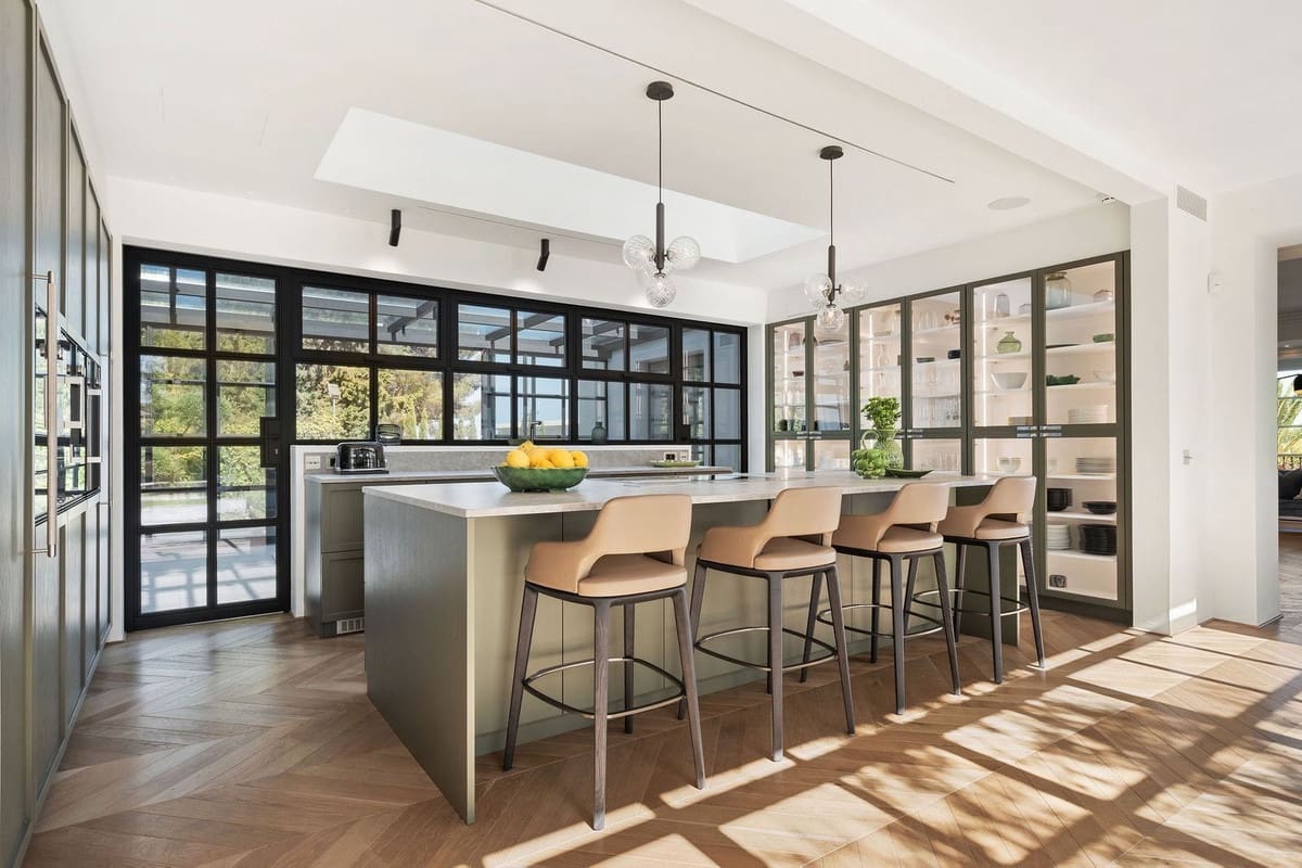 6 chambre Villa/Maison à vendre à Golden Mile avec piscine garage - 12 000 000 € (Ref: 8459788)