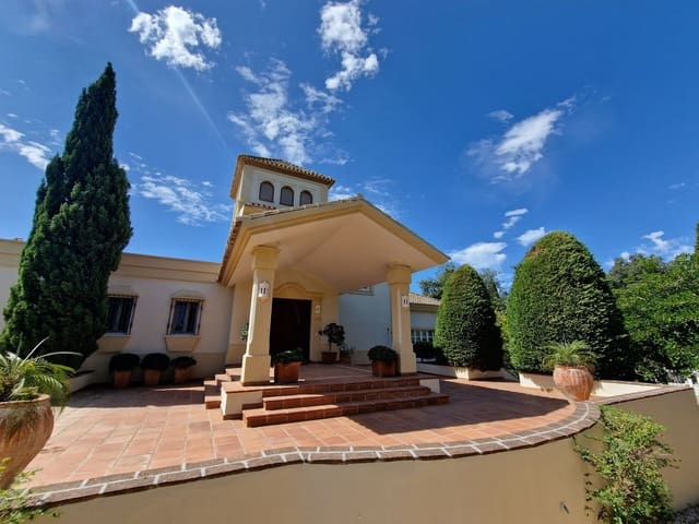 3 bedroom Villa for sale in Calahonda, Mijas with pool garage - € 3,200,000 (Ref: 8459859)