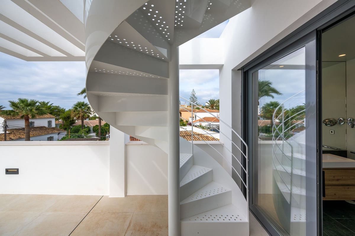 4 sypialnia Willa na sprzedaż w Marbesa z basenem garażem - 3 600 000 € (Ref: 8459938)