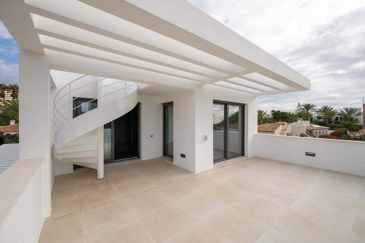 4 sypialnia Willa na sprzedaż w Marbesa z basenem garażem - 3 600 000 € (Ref: 8459938)