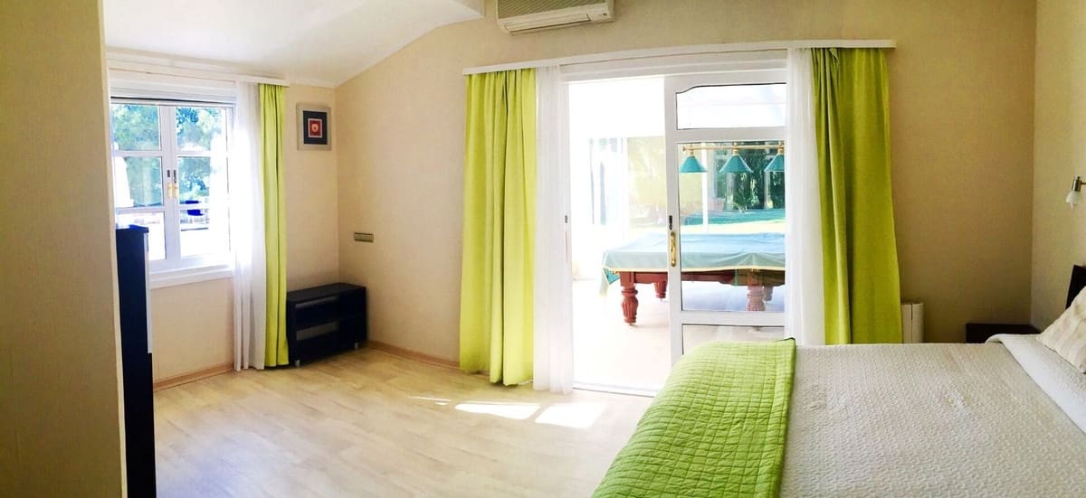 6 sypialnia Willa na sprzedaż w Elviria z basenem garażem - 3 000 000 € (Ref: 8459951)