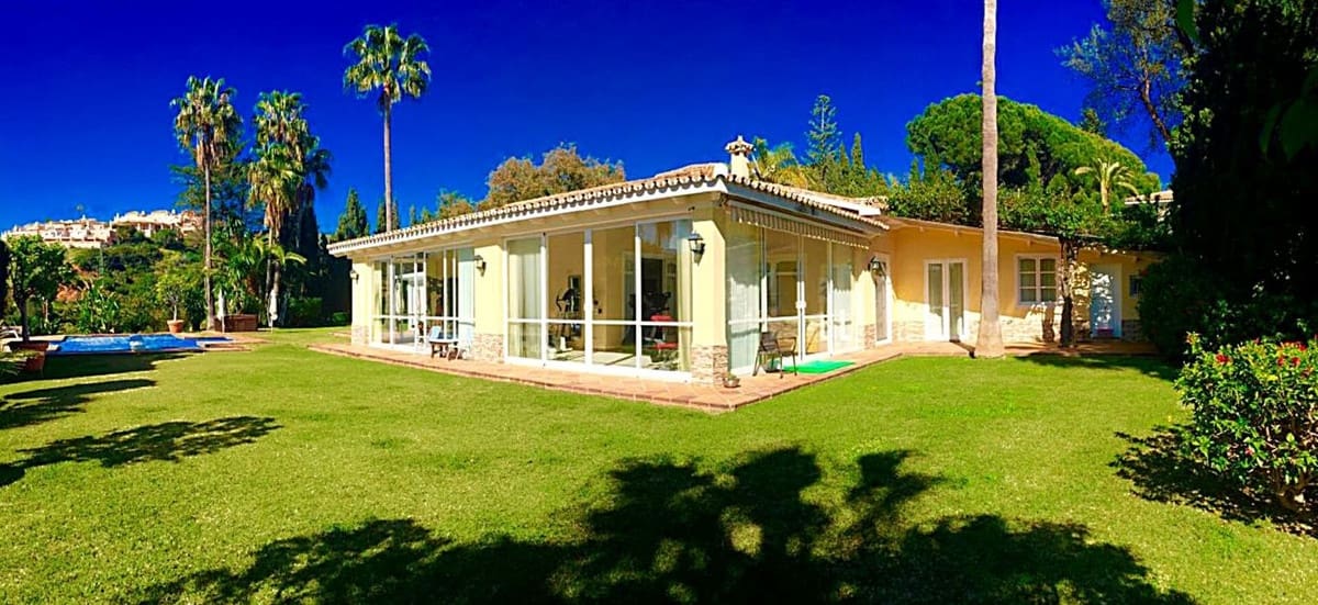 6 sypialnia Willa na sprzedaż w Elviria z basenem garażem - 3 000 000 € (Ref: 8459951)