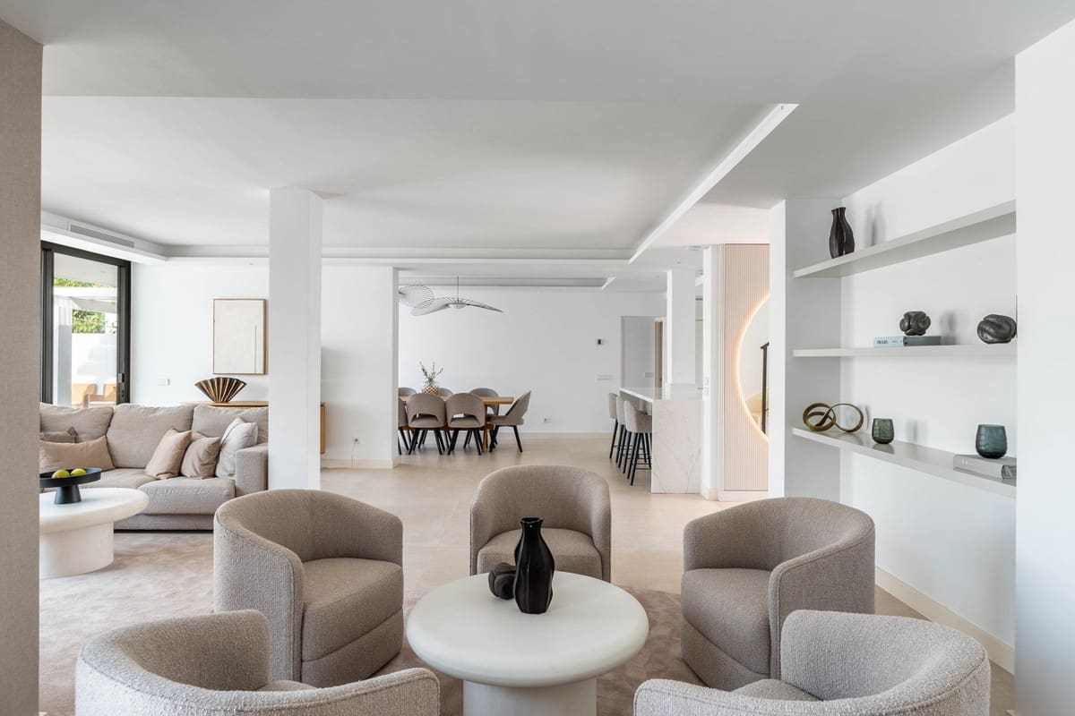 5 bedroom Villa for sale in El Rosario with pool - € 3,295,000 (Ref: 8460058)