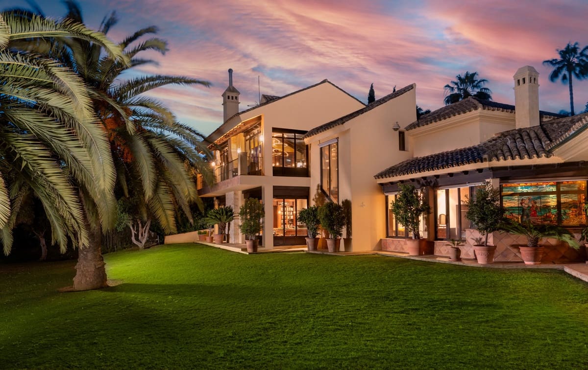 6 bedroom Villa for sale in Sotogrande with pool - € 4,100,000 (Ref: 8460081)