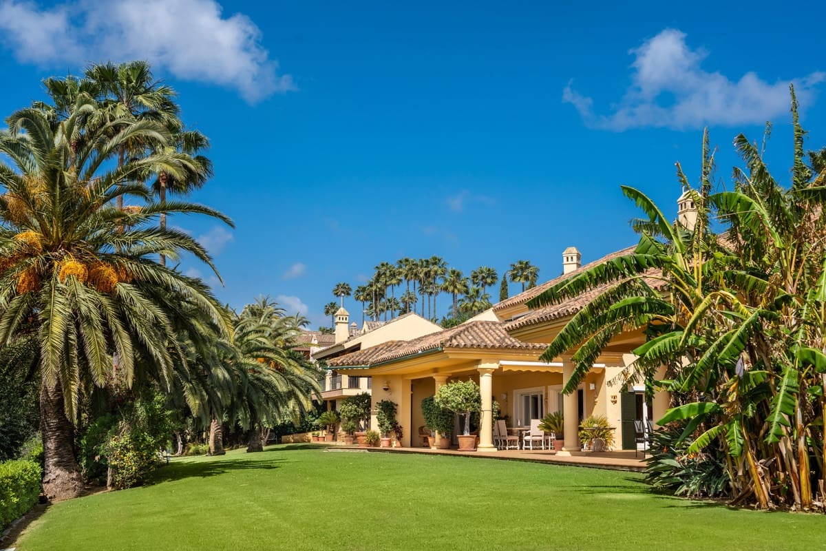 6 bedroom Villa for sale in Sotogrande with pool - € 4,100,000 (Ref: 8460081)