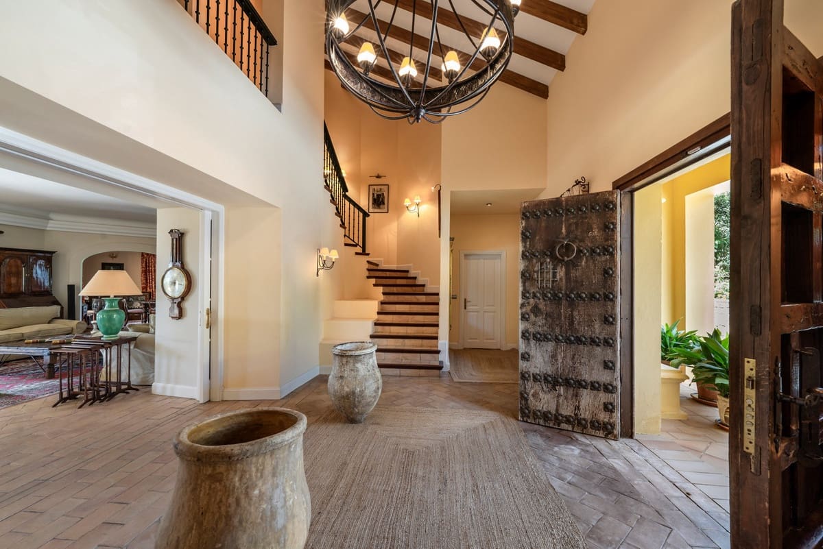 6 bedroom Villa for sale in Sotogrande with pool - € 4,100,000 (Ref: 8460081)