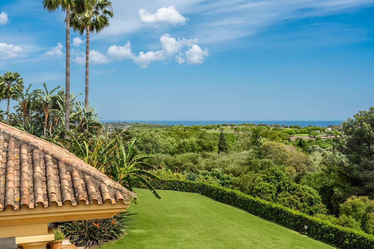 6 bedroom Villa for sale in Sotogrande with pool - € 4,100,000 (Ref: 8460081)