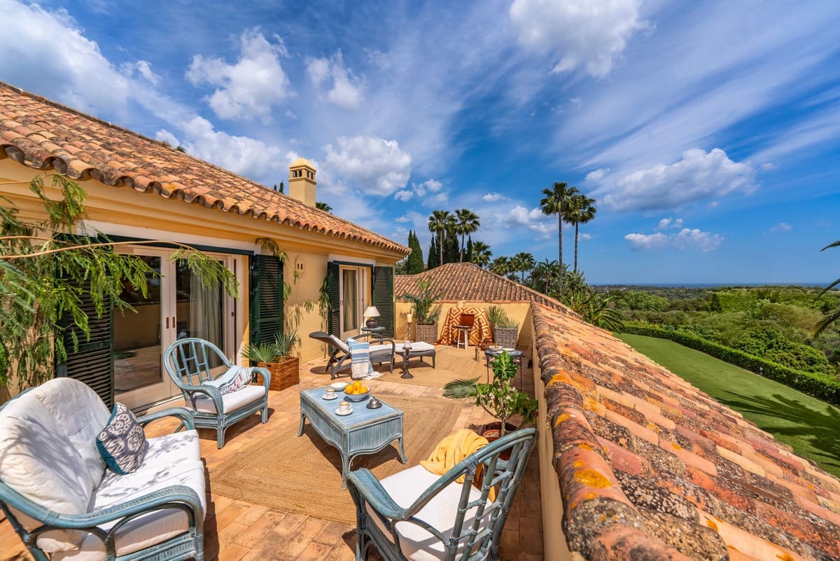 6 bedroom Villa for sale in Sotogrande with pool - € 4,100,000 (Ref: 8460081)