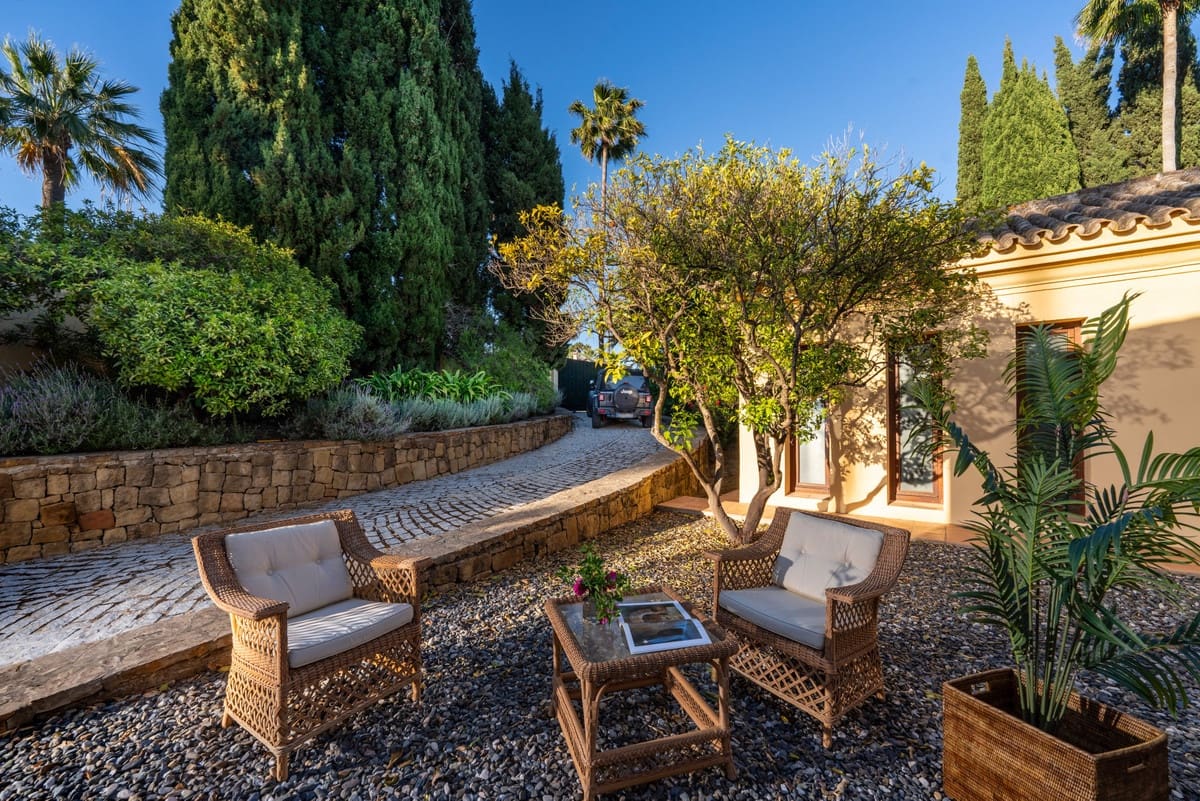 6 bedroom Villa for sale in Sotogrande with pool - € 4,100,000 (Ref: 8460081)