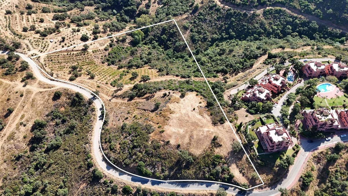 3 soveværelse Finca/Landehus til salg i La Mairena med swimmingpool garage - € 5.000.000 (Ref: 8460087)