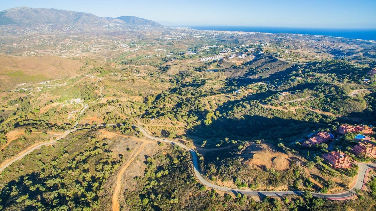 3 soveværelse Finca/Landehus til salg i La Mairena med swimmingpool garage - € 5.000.000 (Ref: 8460087)