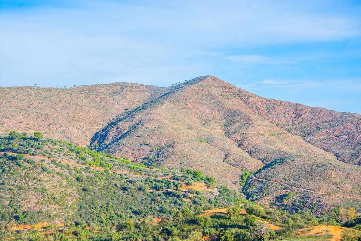 3 soveværelse Finca/Landehus til salg i La Mairena med swimmingpool garage - € 5.000.000 (Ref: 8460087)