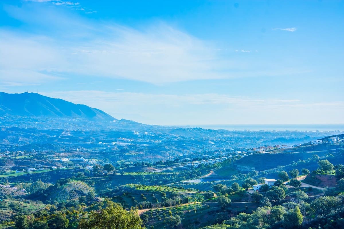 3 soveværelse Finca/Landehus til salg i La Mairena med swimmingpool garage - € 5.000.000 (Ref: 8460087)