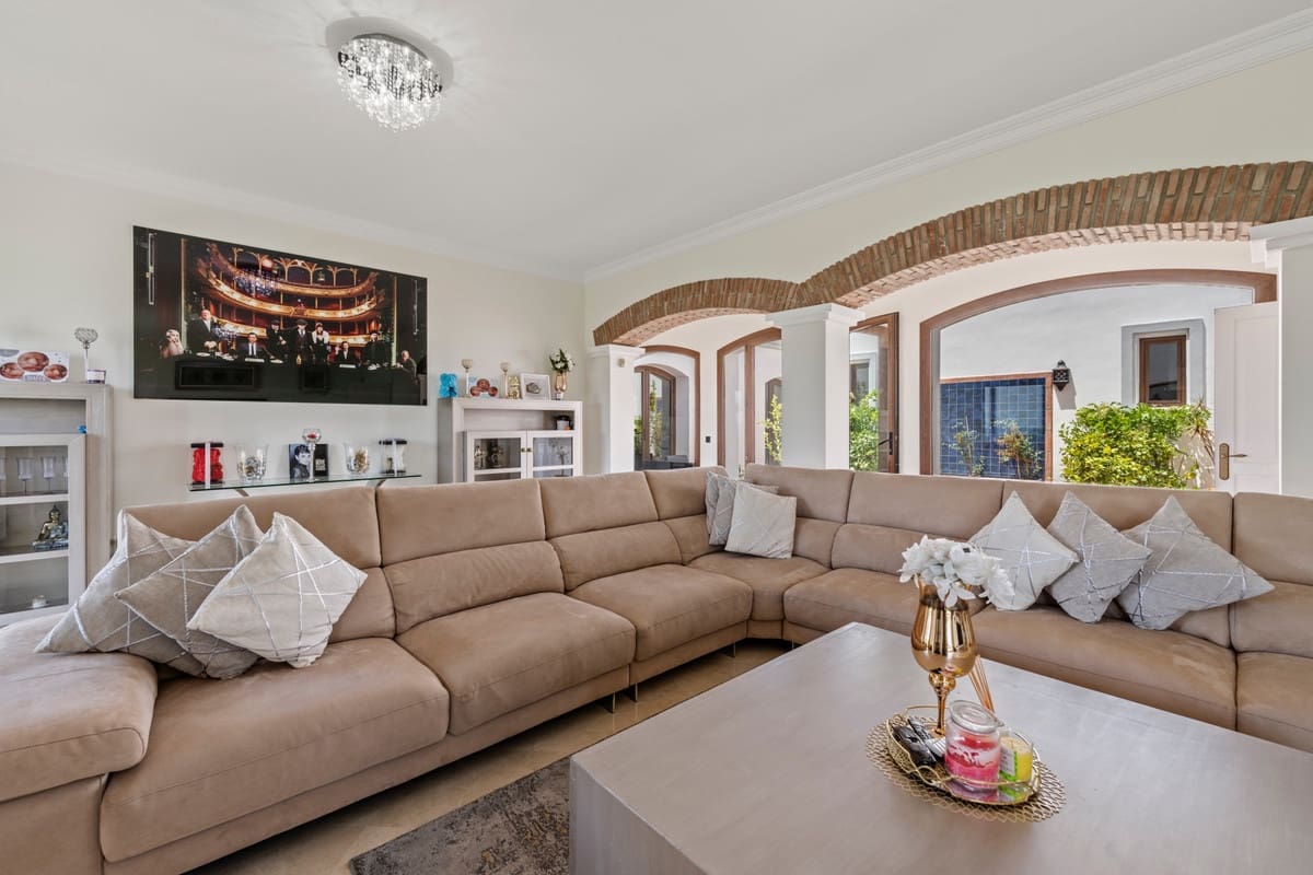 5 quarto Moradia para venda em Pueblo Nuevo de Guadiaro com piscina - 1 695 000 € (Ref: 8460094)