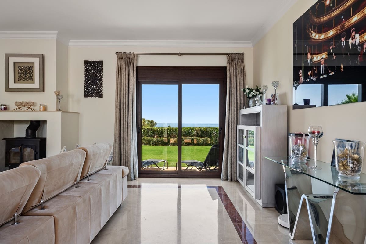 5 quarto Moradia para venda em Pueblo Nuevo de Guadiaro com piscina - 1 695 000 € (Ref: 8460094)