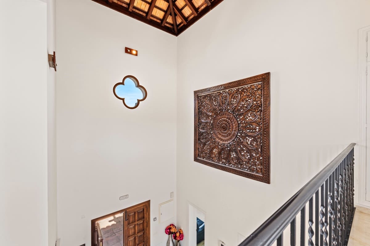 5 quarto Moradia para venda em Pueblo Nuevo de Guadiaro com piscina - 1 695 000 € (Ref: 8460094)