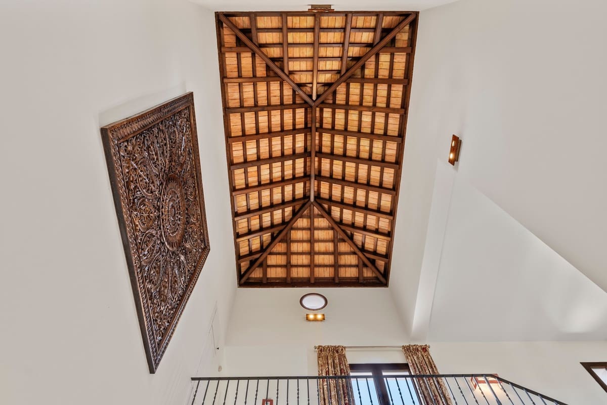 5 quarto Moradia para venda em Pueblo Nuevo de Guadiaro com piscina - 1 695 000 € (Ref: 8460094)