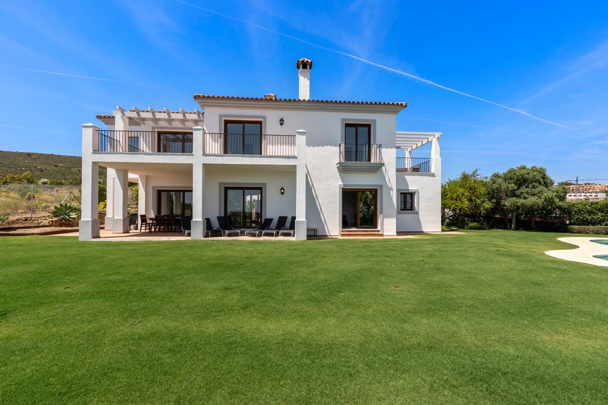 5 quarto Moradia para venda em Pueblo Nuevo de Guadiaro com piscina - 1 695 000 € (Ref: 8460094)