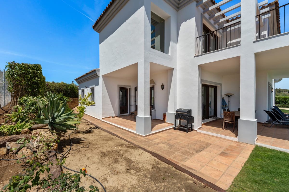 5 quarto Moradia para venda em Pueblo Nuevo de Guadiaro com piscina - 1 695 000 € (Ref: 8460094)