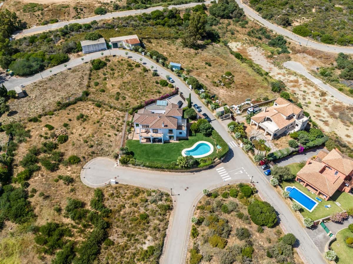 5 quarto Moradia para venda em Pueblo Nuevo de Guadiaro com piscina - 1 695 000 € (Ref: 8460094)