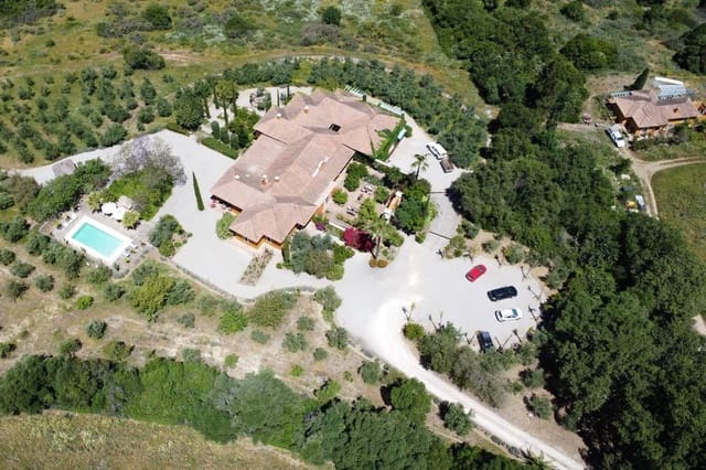 7 soveværelse Finca/Landehus til salg i Gaucín med swimmingpool garage - € 2.900.000 (Ref: 8460101)