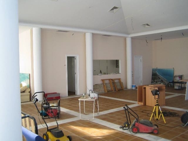 Kommersiell till salu i Centro, Estepona med pool - 6 000 000 € (Ref: 8474664)