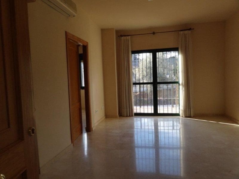 64 soveværelse Hotel til salg i Malaga by med swimmingpool - € 6.950.000 (Ref: 8474683)