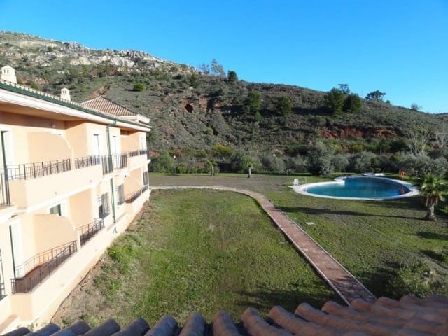 64 soveværelse Hotel til salg i Los Antonios, Málaga by med swimmingpool - € 6.950.000 (Ref: 8474683)