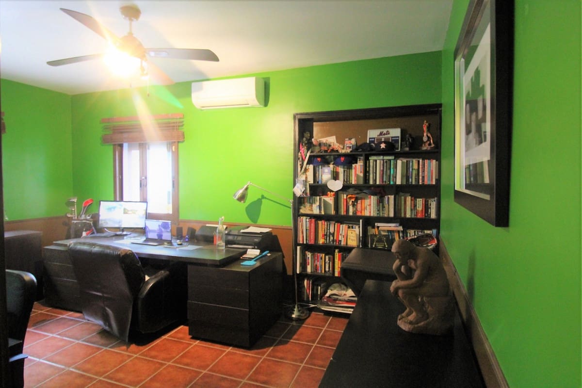 11 soveværelse Villa til salg i Marbella med swimmingpool - € 3.500.000 (Ref: 8474688)