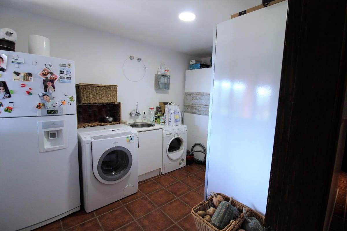 11 soveværelse Villa til salg i Marbella med swimmingpool - € 3.500.000 (Ref: 8474688)