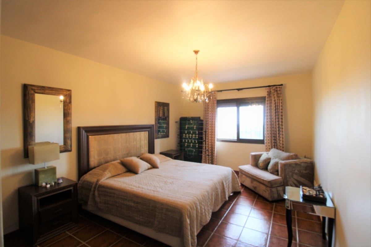 11 soveværelse Villa til salg i Marbella med swimmingpool - € 3.500.000 (Ref: 8474688)