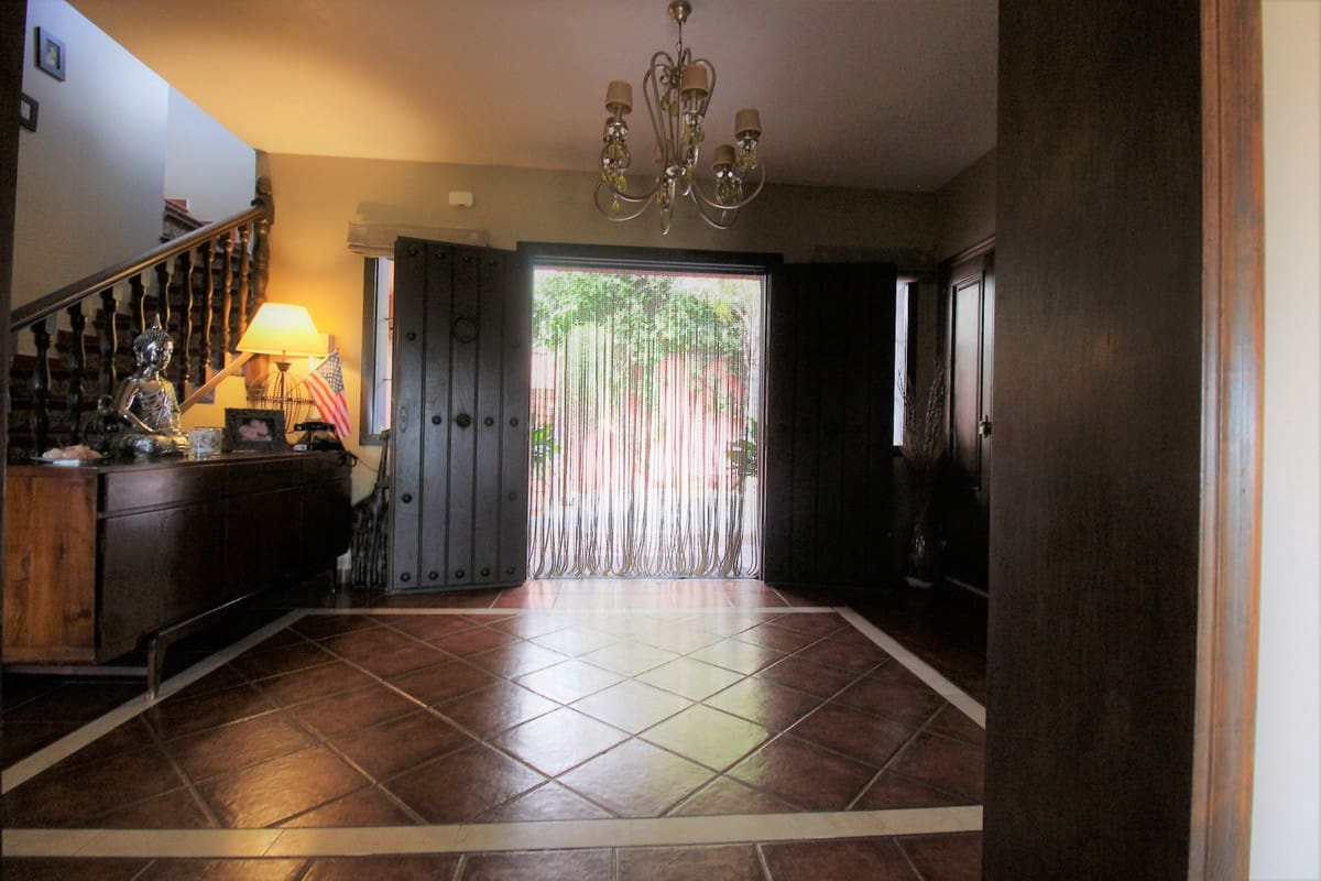 11 soveværelse Villa til salg i Marbella med swimmingpool - € 3.500.000 (Ref: 8474688)