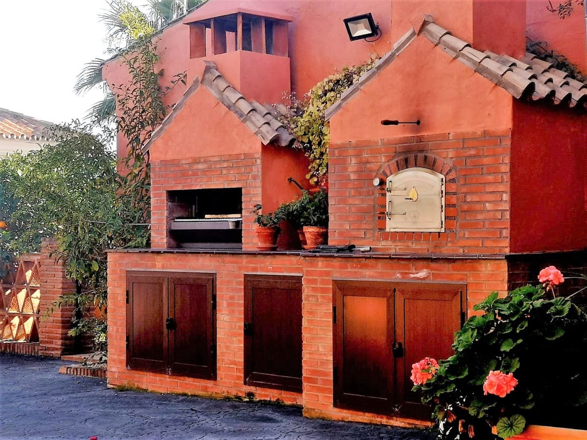 11 soveværelse Villa til salg i Marbella med swimmingpool - € 3.500.000 (Ref: 8474688)